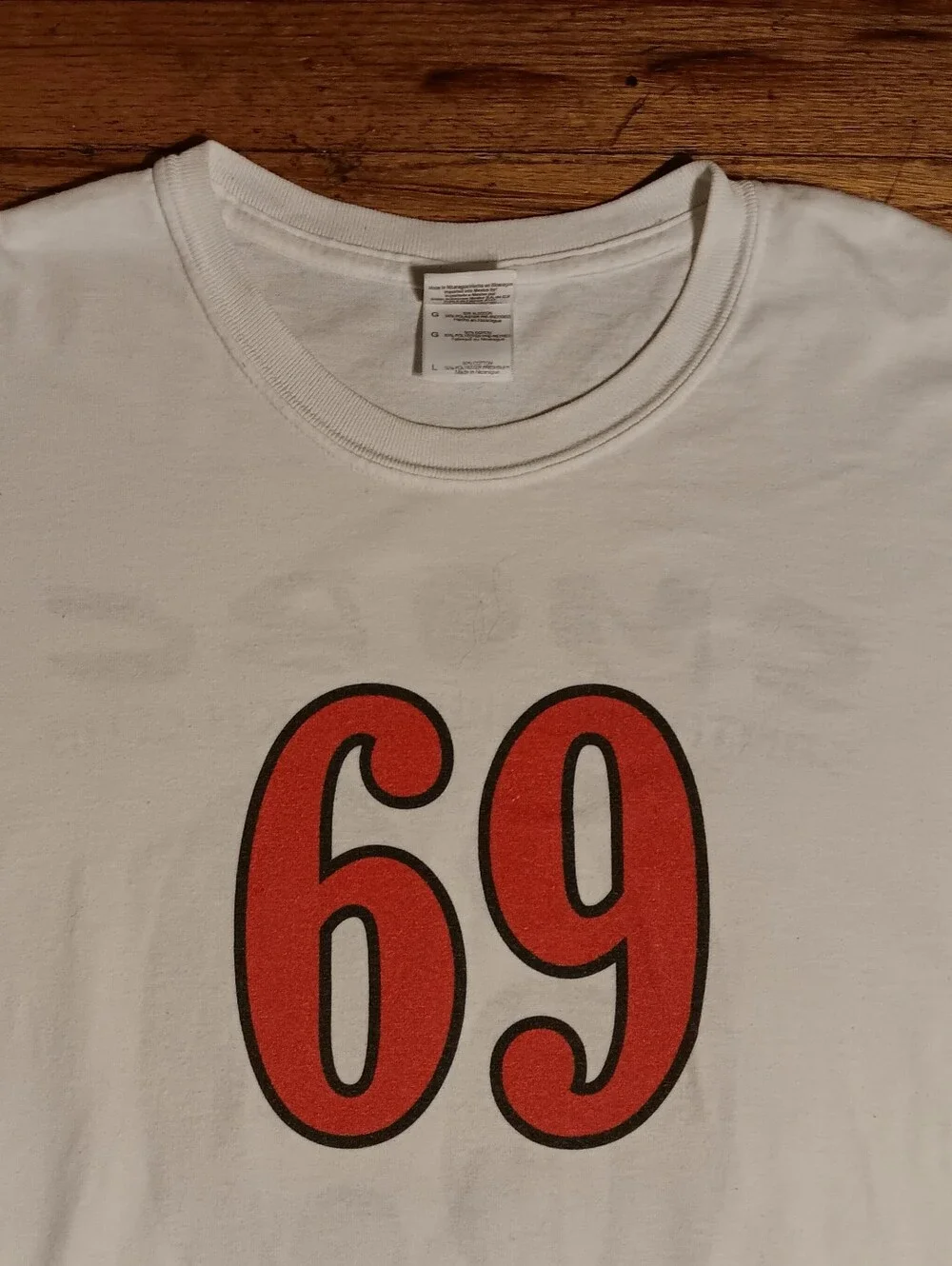 Vintage Santa Monica Beach Club 69 t-shirt volleyball surfing weightlifting